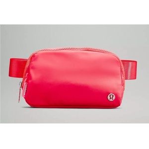 🖤 Rare! Lululemon Athletica Everywhere Belt Bag